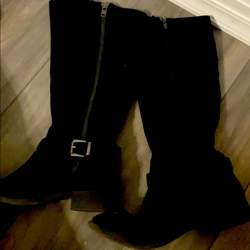 Flat zip up knee boots